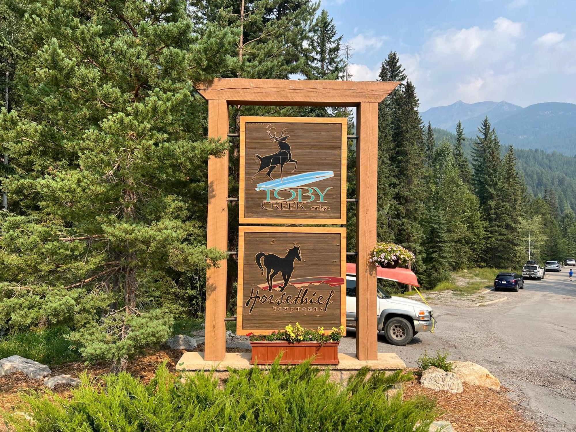 Toby Creek Lodge Panorama Exterior photo