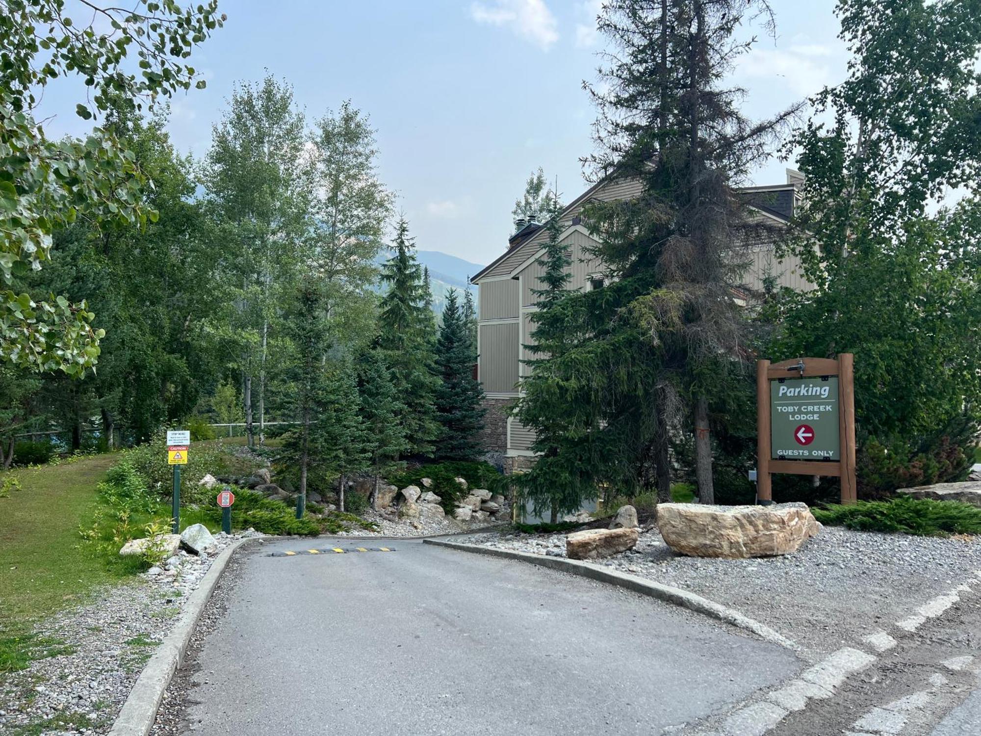 Toby Creek Lodge Panorama Exterior photo